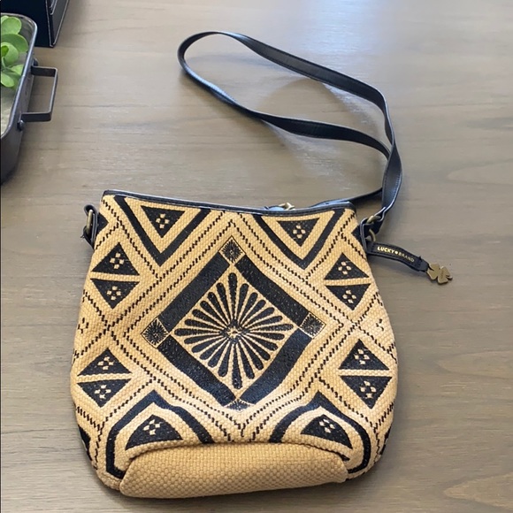 Lucky Brand Handbags - 🎉Host Pick 🎉Lucky 🍀 Brand burlap bag with black